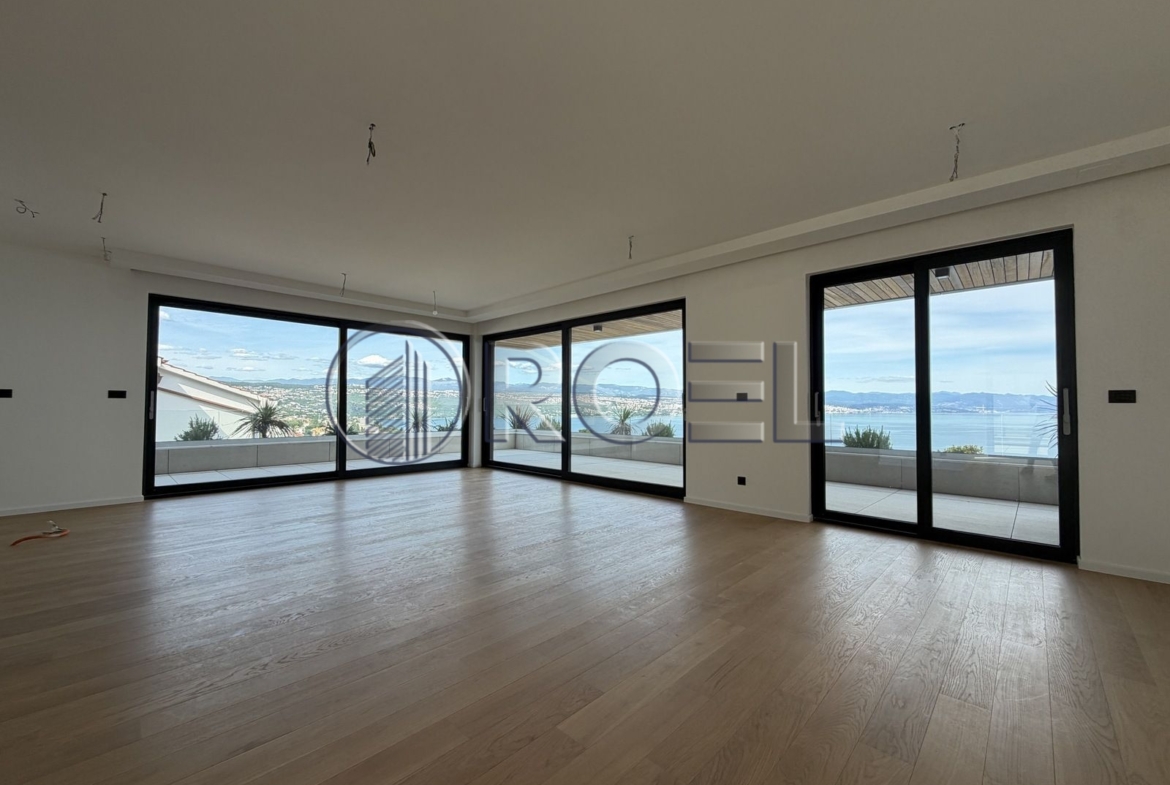 Four-bedroom apartment with swimming pool, new development, 217 m², Opatija