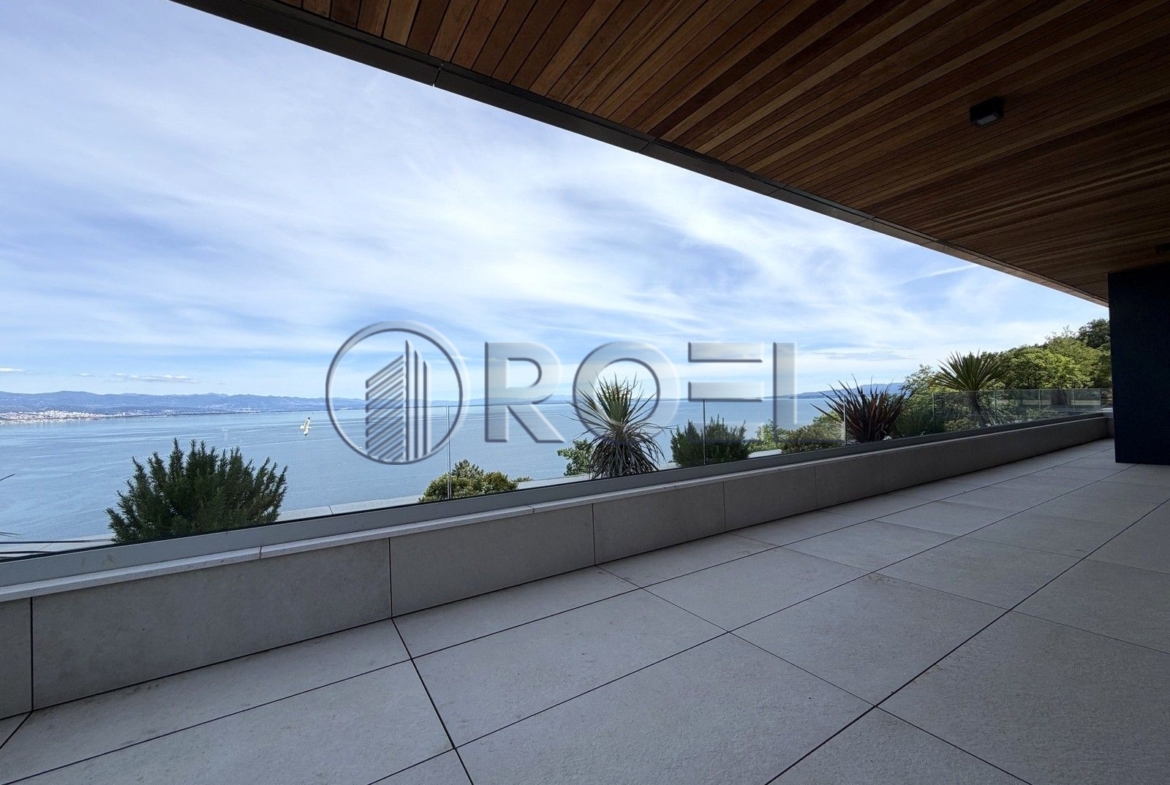 Four-bedroom apartment with swimming pool, new development, 217 m², Opatija