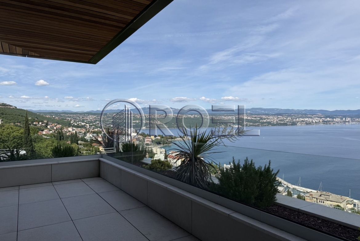 Four-bedroom apartment with swimming pool, new development, 217 m², Opatija