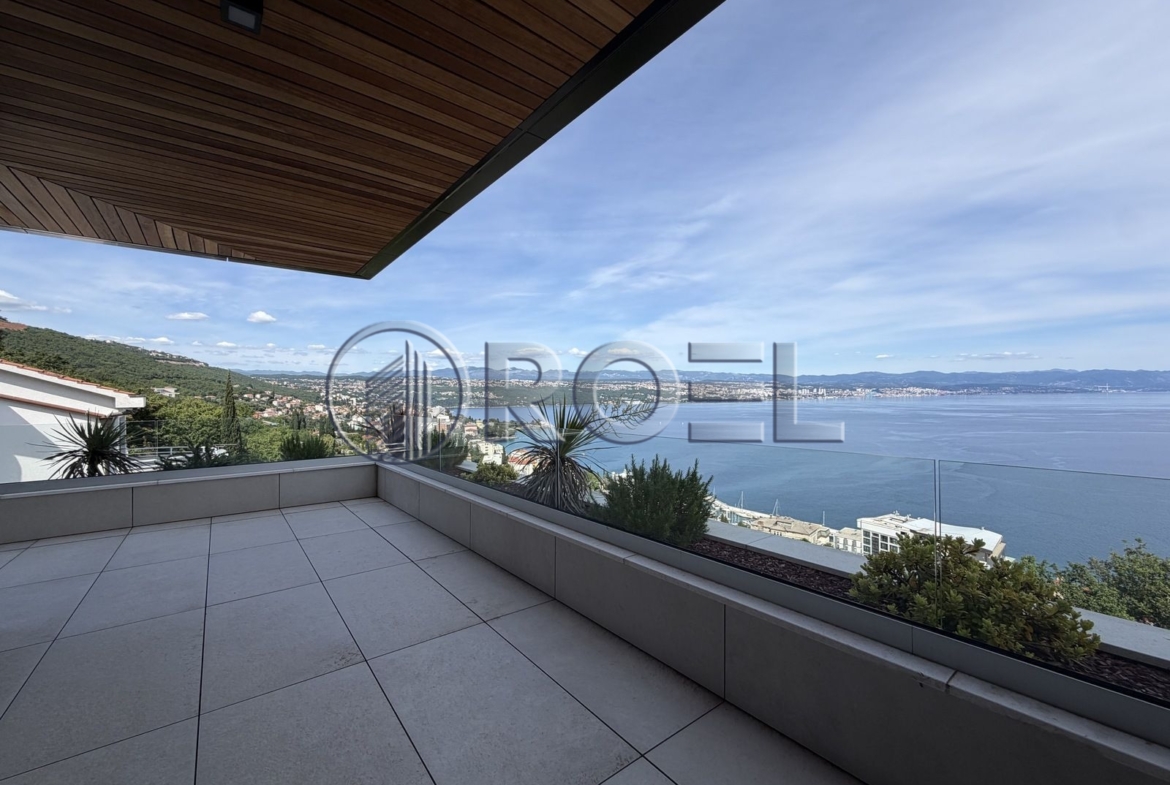Four-bedroom apartment with swimming pool, new development, 217 m², Opatija