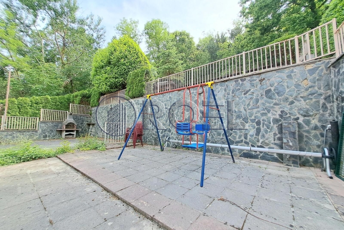 Zagreb, Nemetova ulica, četverosobni stan 119 m2 s vrtom i garažom