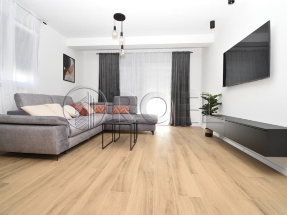 Luksuzna vila s bazenom u okolici Zadra 449 m2