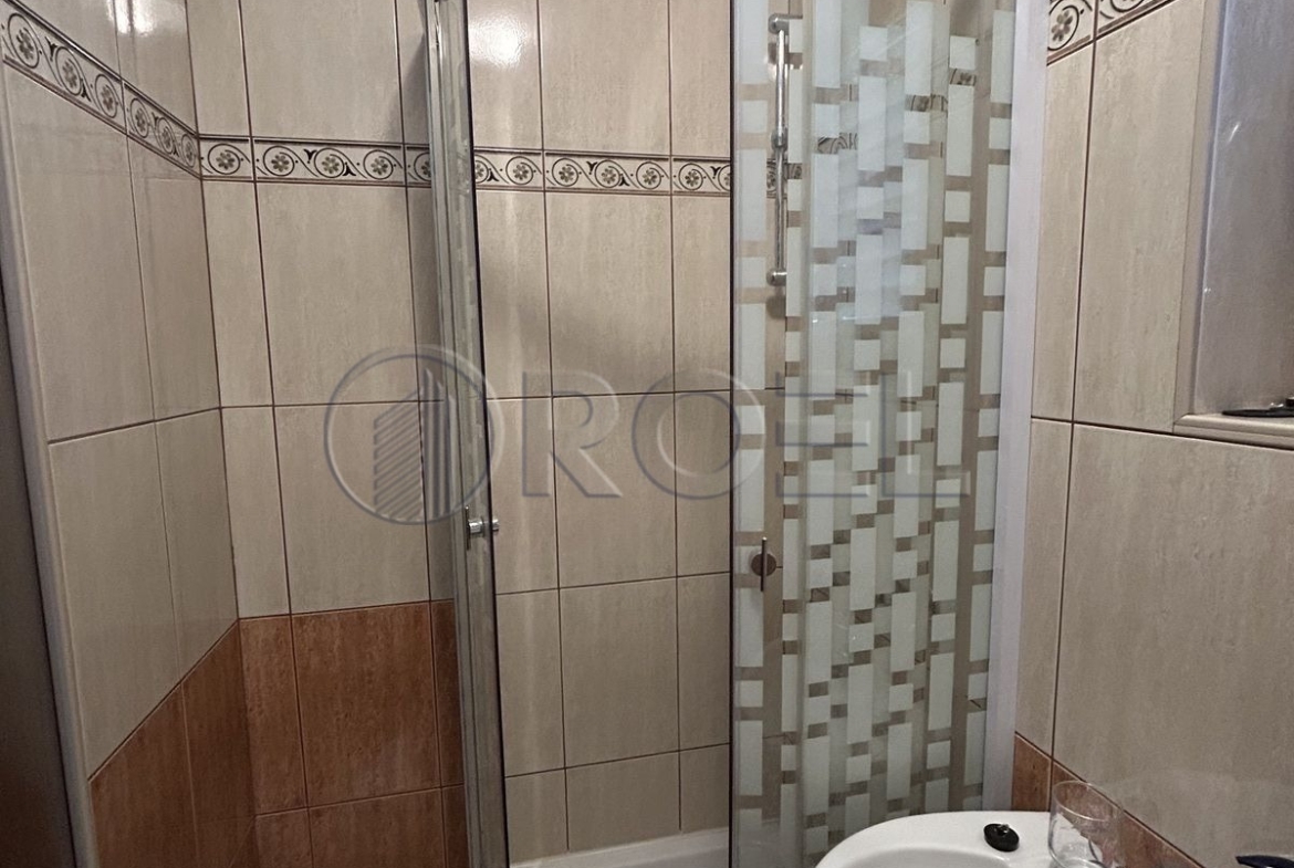 Lasinje, dvoetažna trosobna kuća 167m2 s velikom okućnicom, prodaja