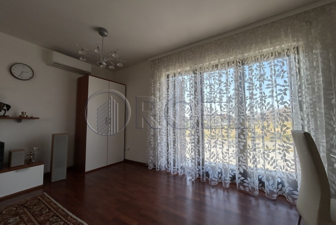 Lasinje, dvoetažna trosobna kuća 167m2 s velikom okućnicom, prodaja