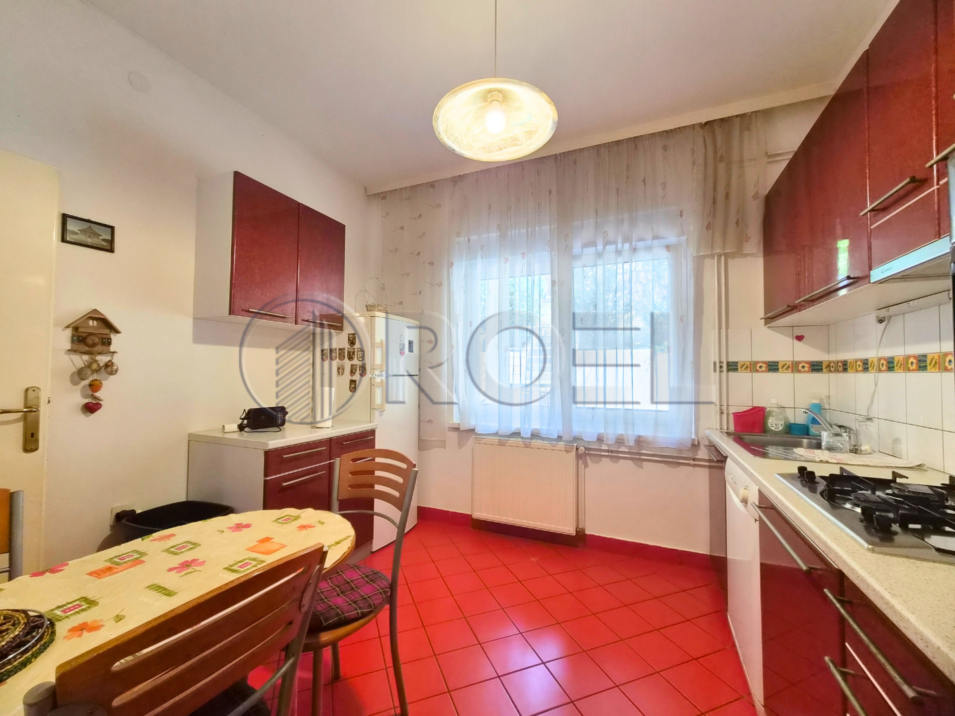 Zagreb, dugi dol odličan trosoban stan NKP 80 m2