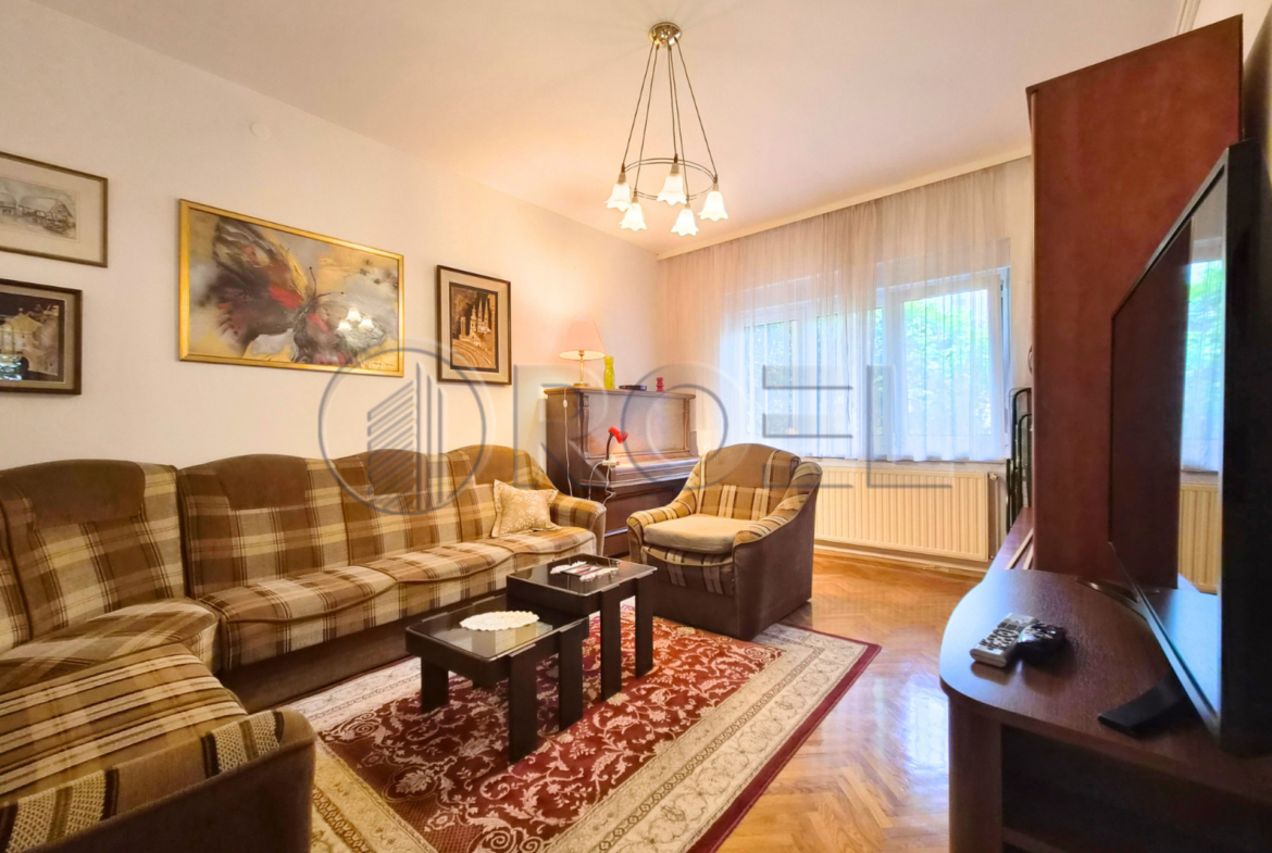 Zagreb, dugi dol odličan trosoban stan NKP 80 m2